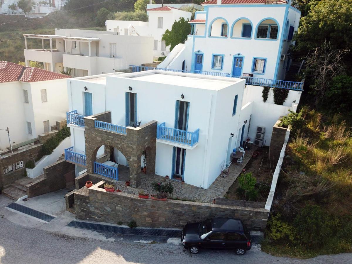 Andros Guesthouses Extérieur photo