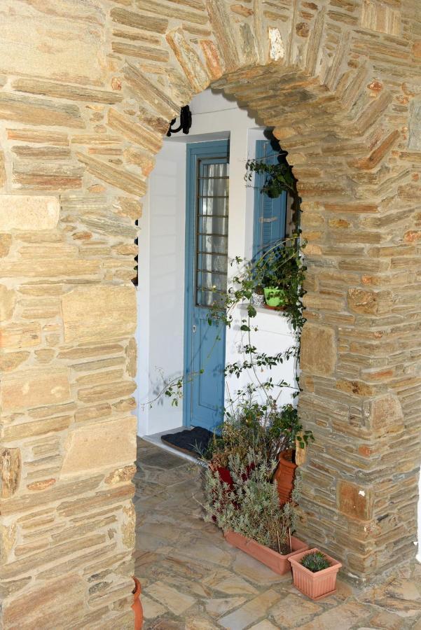 Andros Guesthouses Extérieur photo